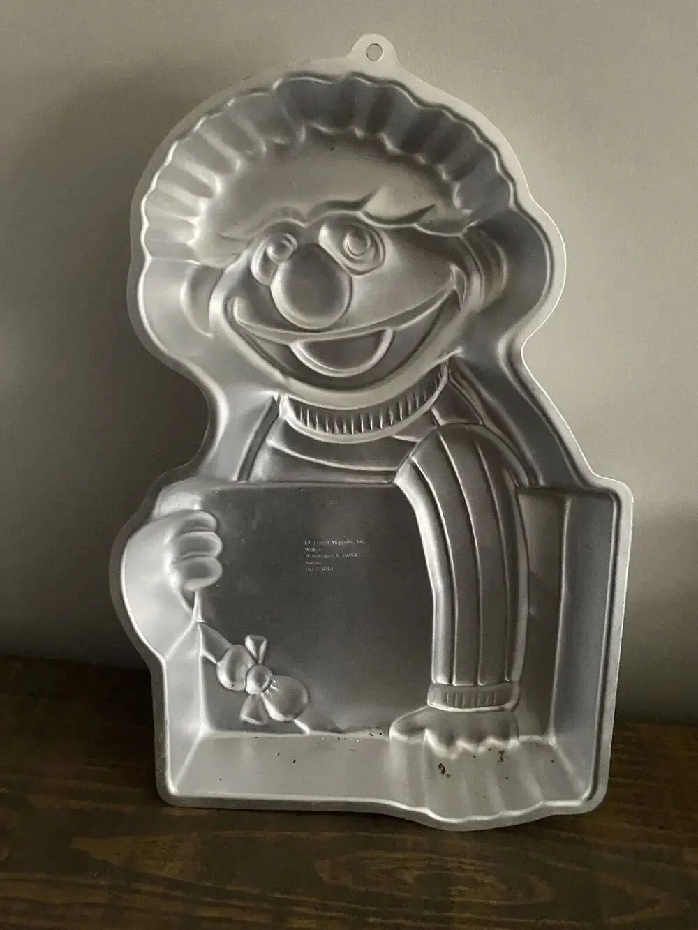 ERNIE SHAPED CAKE PAN 1983 WILTON 2105-3173 with instructions